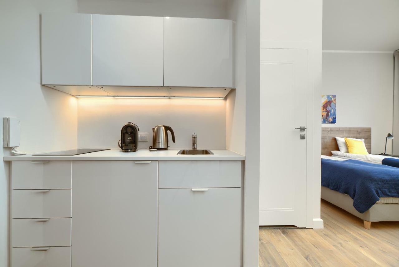 Apple Park Apartment Познан Екстериор снимка