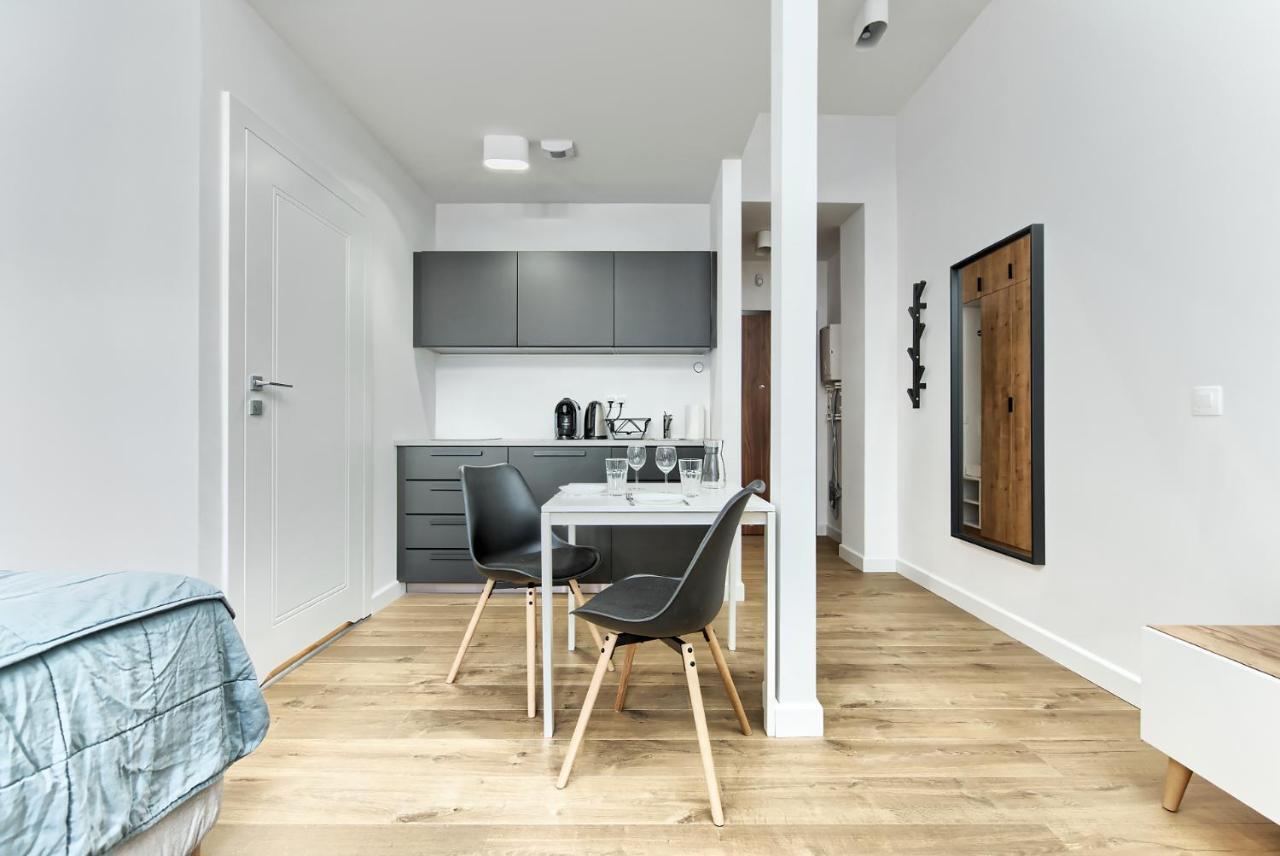 Apple Park Apartment Познан Екстериор снимка